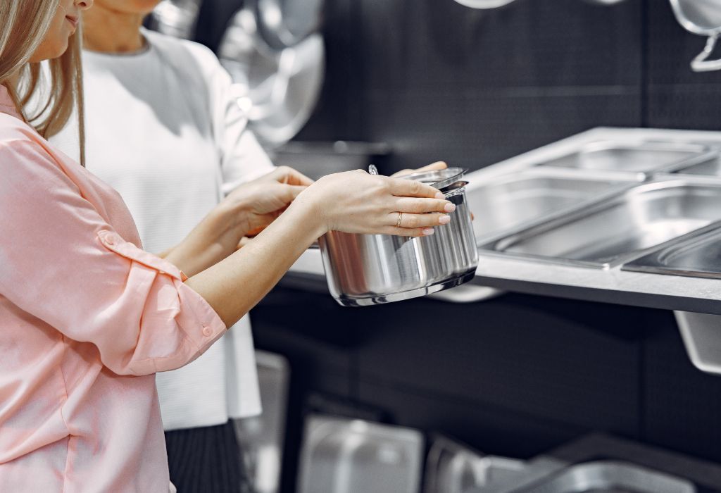 Care Tips for Enamel Cookware Safety
