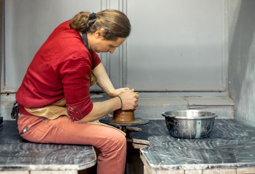 DIY Methods to Repair Chipped Enamel Cookware
