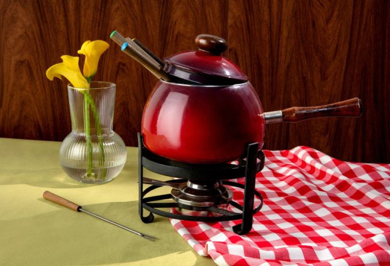 Can Porcelain Enamel Cookware Be Used on Glass Top Stoves?