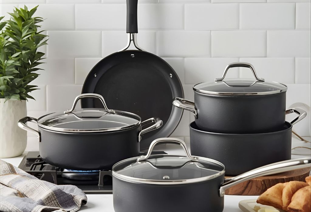 Does Ceramic Cookware Have Teflon? 
