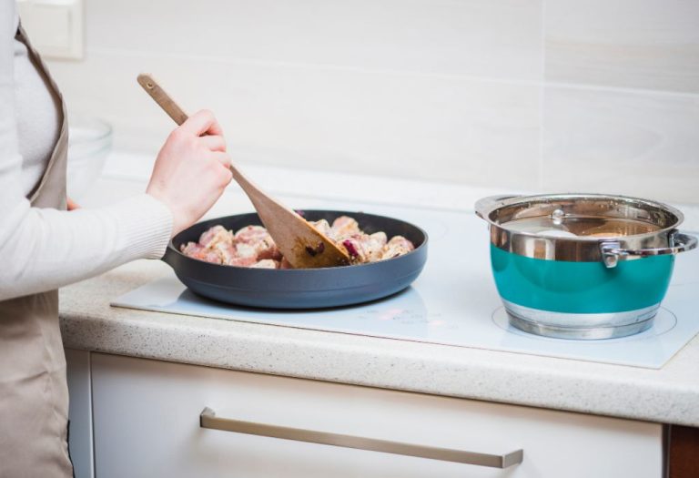 Is Aluminum Ceramic Cookware Safe for Daily Cooking?