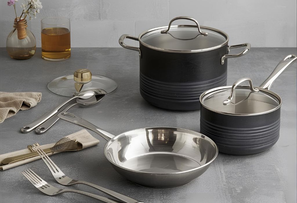 What Are Ceramic and Stainless Steel Cookware?