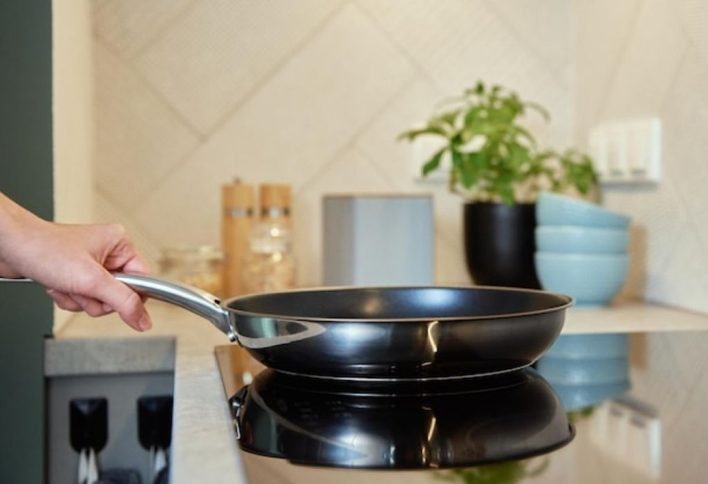 What Is Nonstick Cookware?