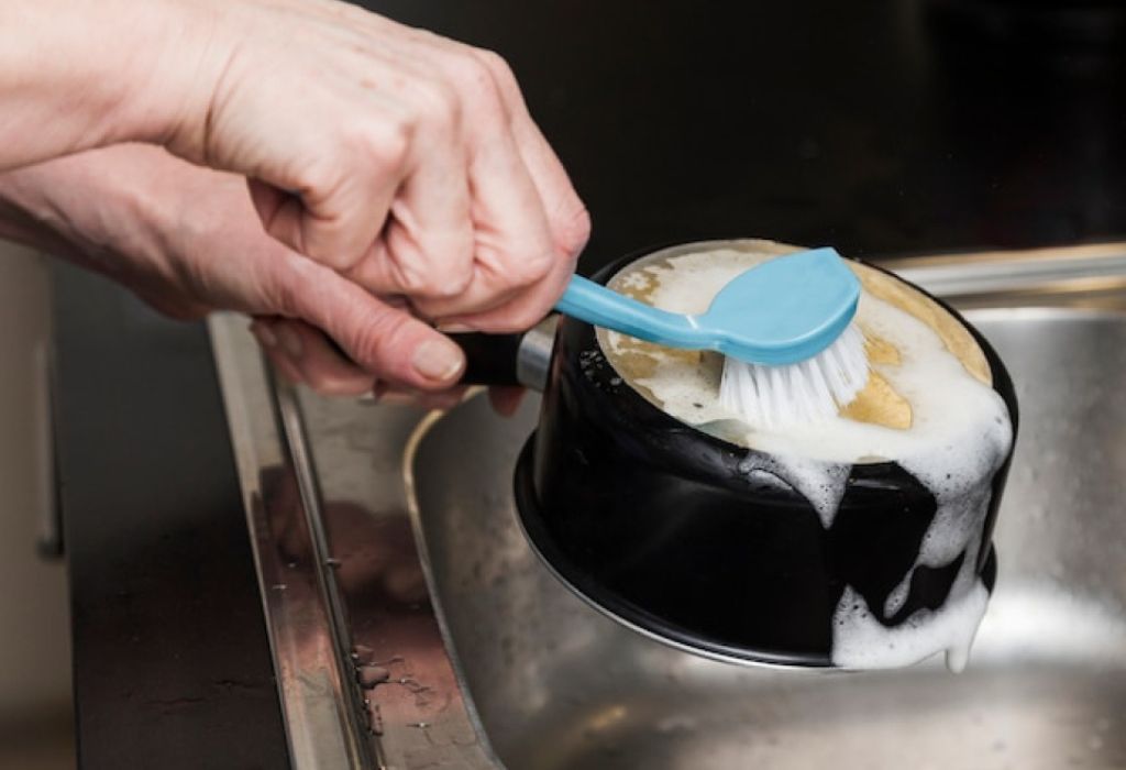 Alternatives to Nonstick Cookware