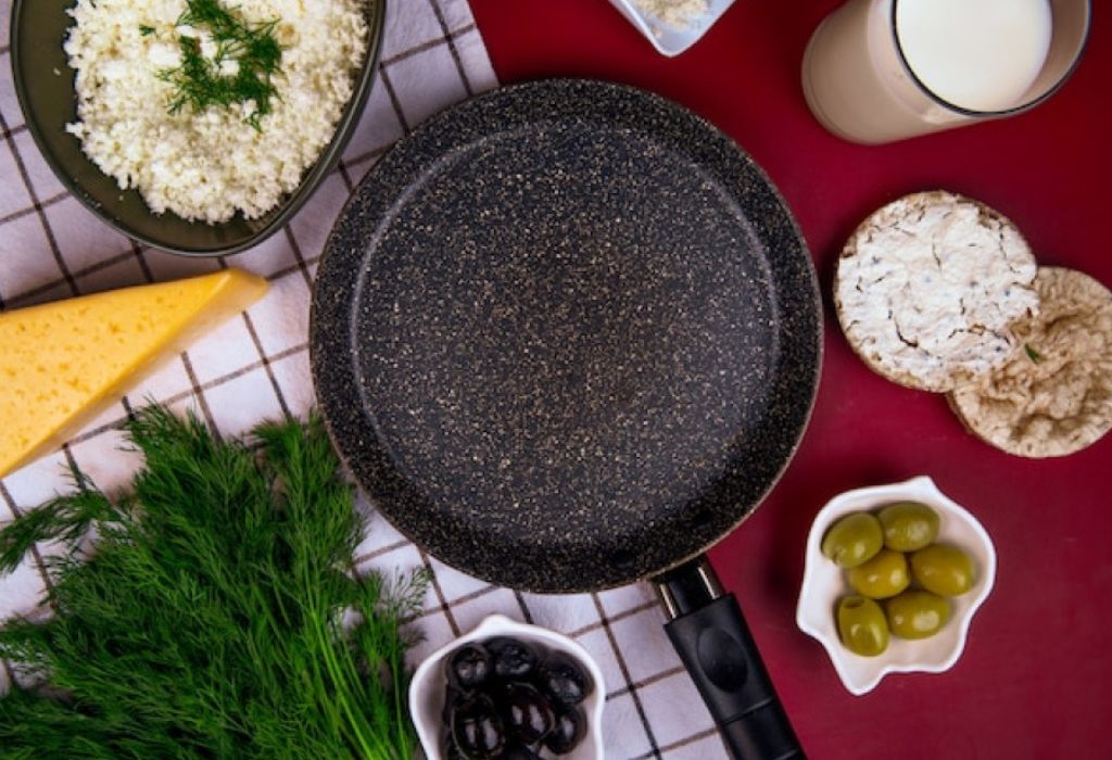What Makes Cast Iron Cookware Non-Toxic?