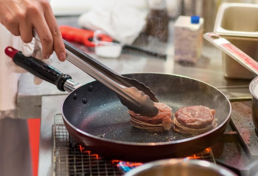 Expert Advice and Consumer Feedback