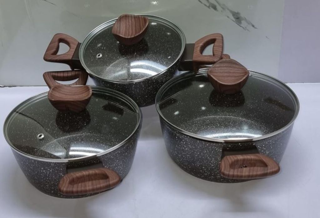 Tips for Maintaining Carote Cookware