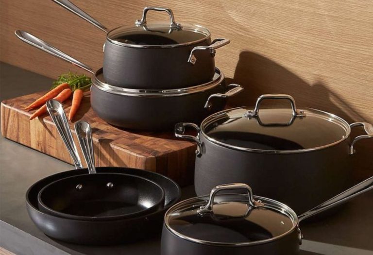 Does Pioneer Woman Cookware Have Teflon? Complete Overview