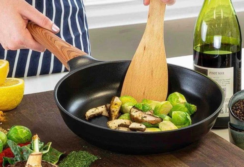 Common Misconceptions About PTFE in Cookware