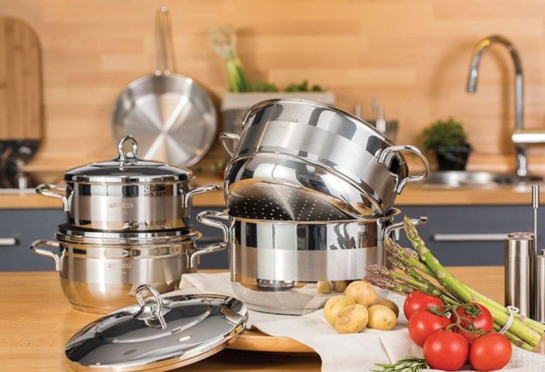Is Ceramic or Aluminum Cookware Better for Everyday Cooking?