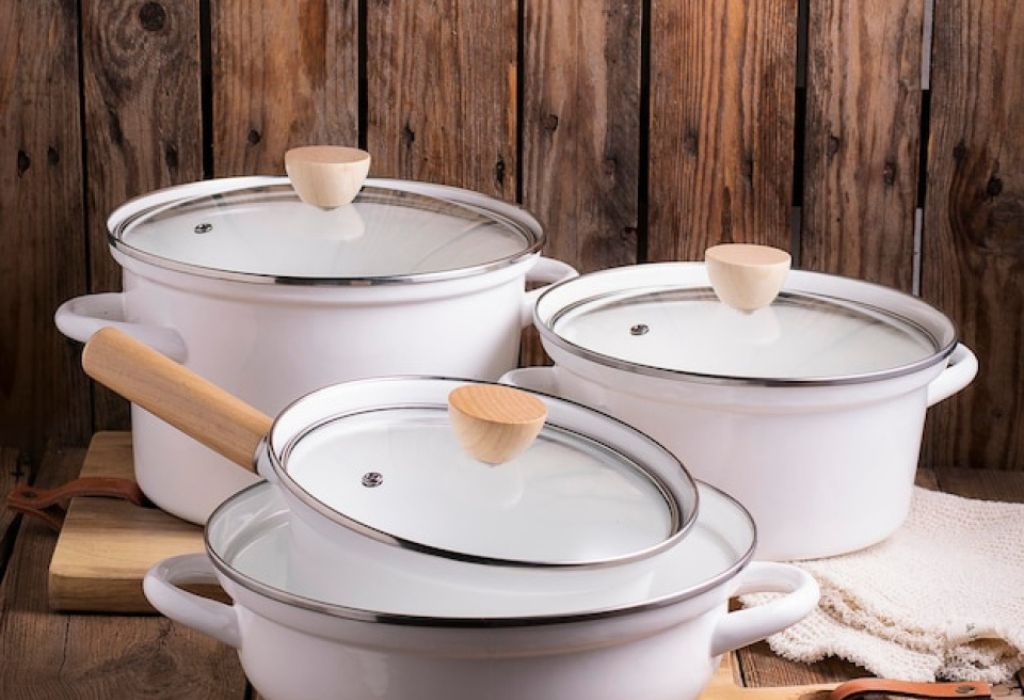 What Is Porcelain Enamel Cookware (and Why It’s Considered “Safe”)