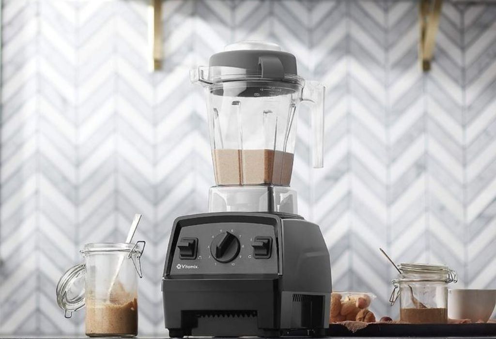 What Makes a “Premium Blender” and Why Vitamix Is Positioned There