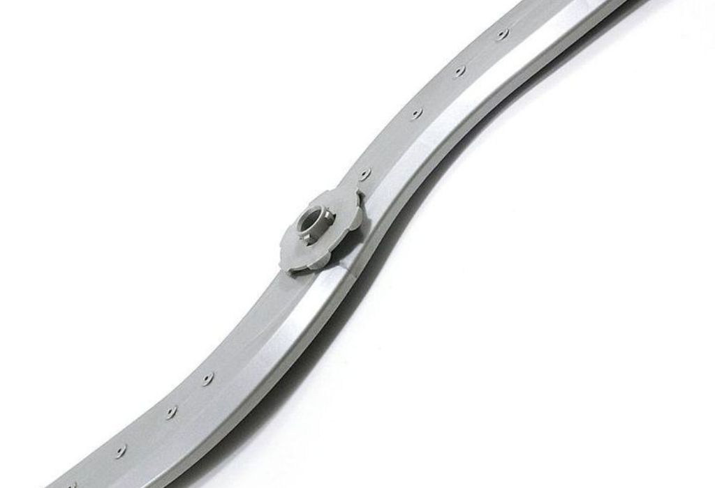 Why Cleaning Dishwasher Spray Arms Matters