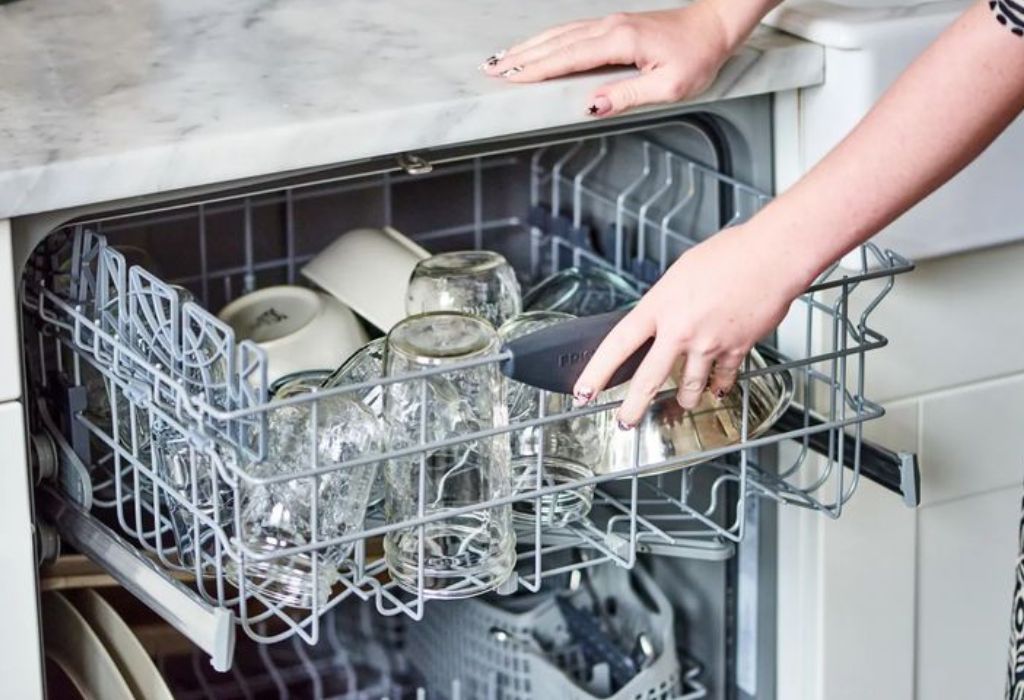 What Happens During a Complete Dishwasher Cycle