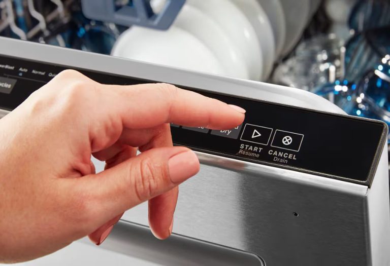 Do Dishwashers Heat the Water? How Modern Cycles Work Now