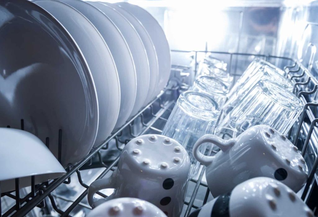 How a Dishwasher Uses Hot Water to Clean