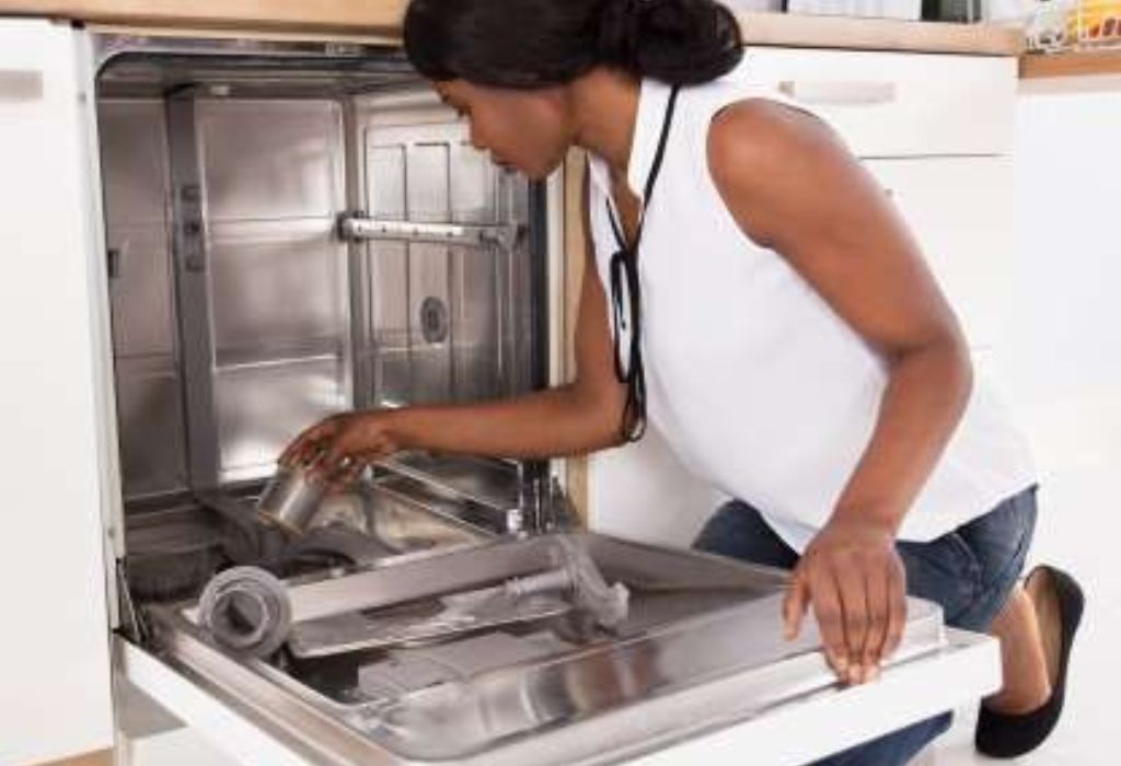 Why Standing Water Collects in the Dishwasher Bottom
