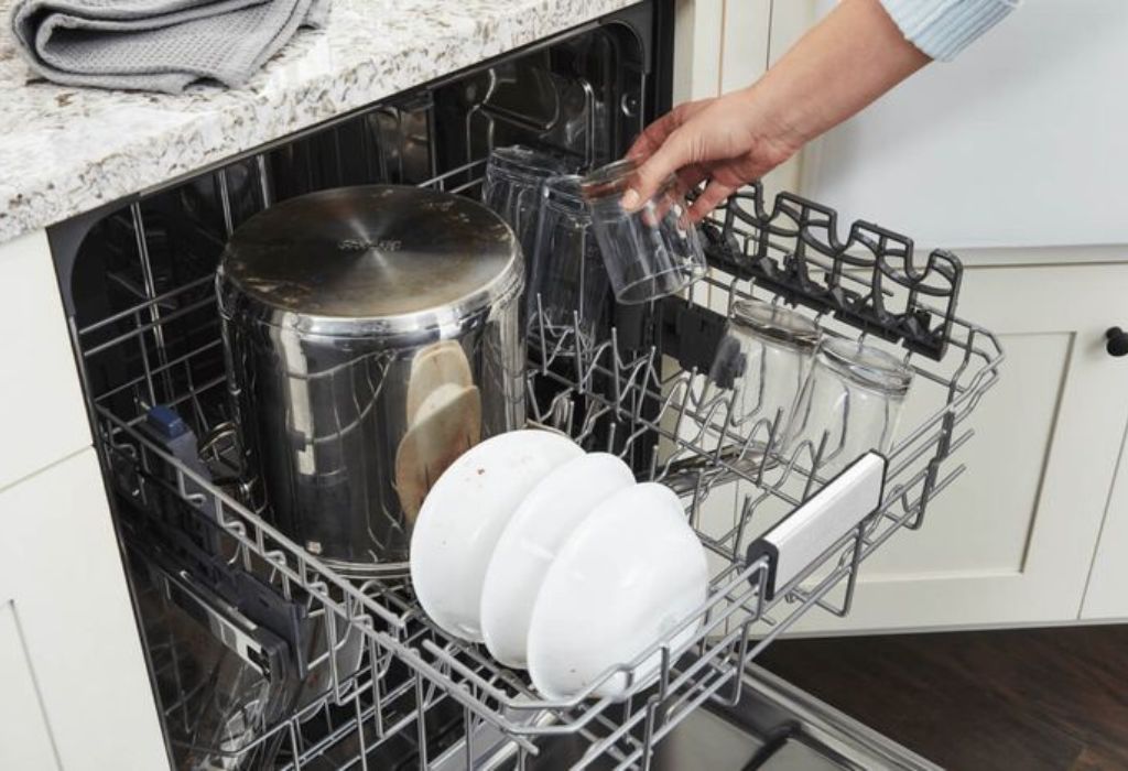 Understanding How a Dishwasher Cleans