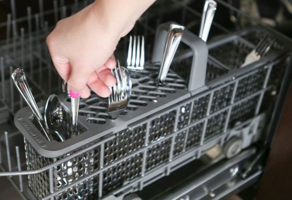 How Dishwashers Actually Clean Silverware