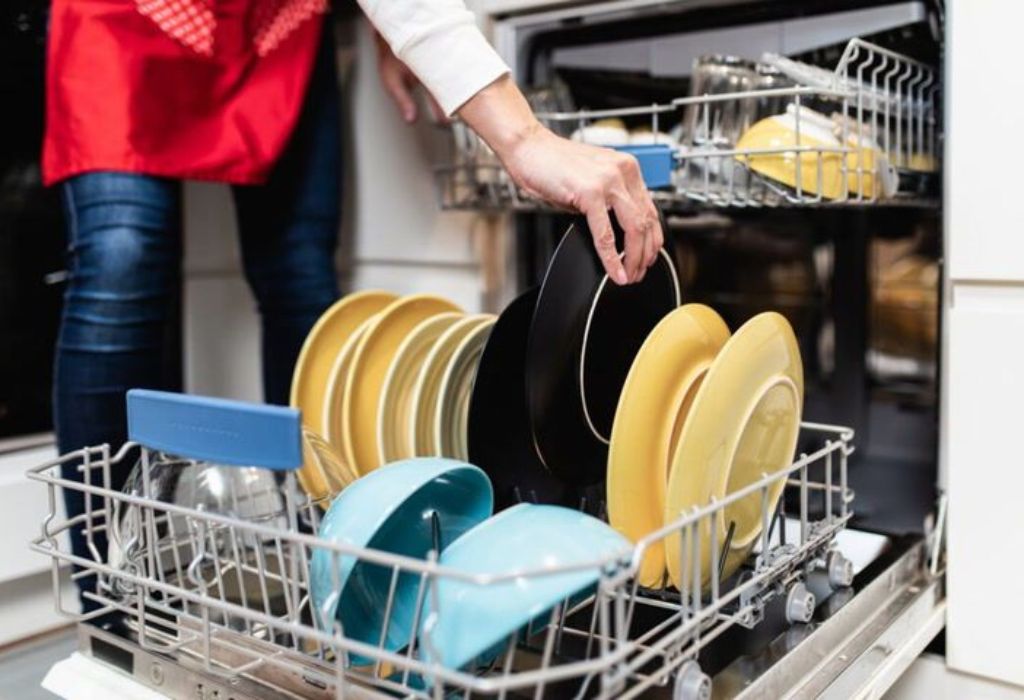 Understanding How Dishwashers Clean