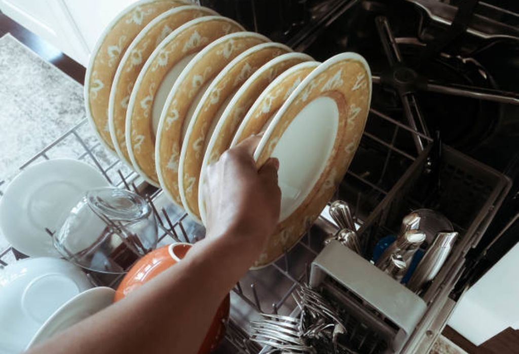 Common Mistakes People Make When Cleaning Melamine