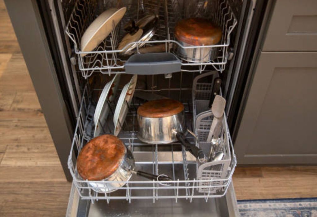Common Mistakes People Make When Cleaning Stainless Steel