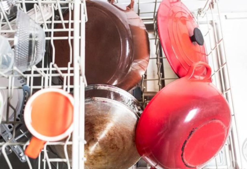 Can Pots Warp, Discolor Or Pit In Dishwashers