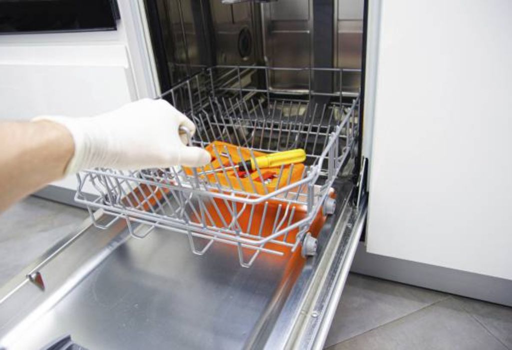 WHY PEOPLE ASK WHETHER SILICONE IS DISHWASHER SAFE
