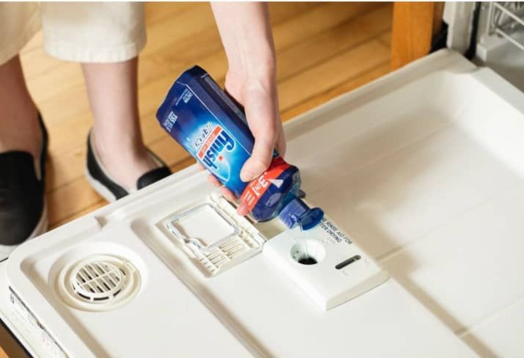 Why Dish Liquid Creates Suds In Dishwashers
