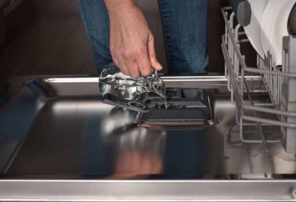 Where To Pour Vinegar In A Dishwasher
