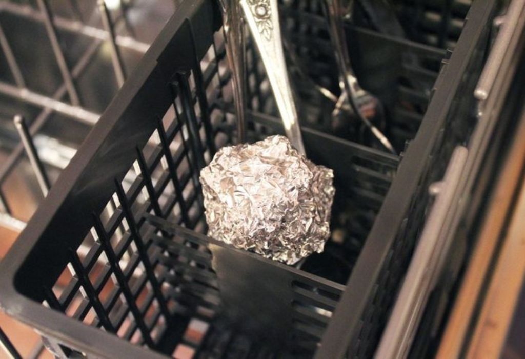 How Often Should You Use Tin Foil In The Dishwasher