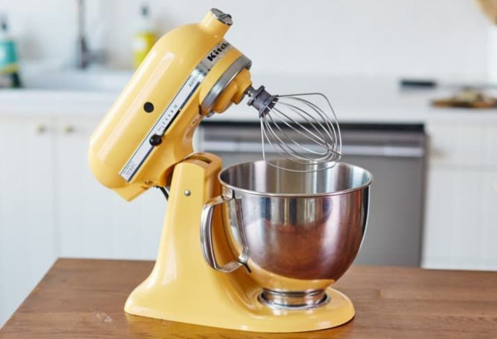 How the Stand Mixer Motor Generates Power