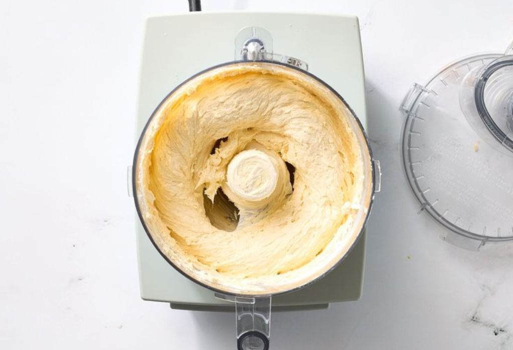 Safety Tips When Using a Food Processor for Whipped Cream