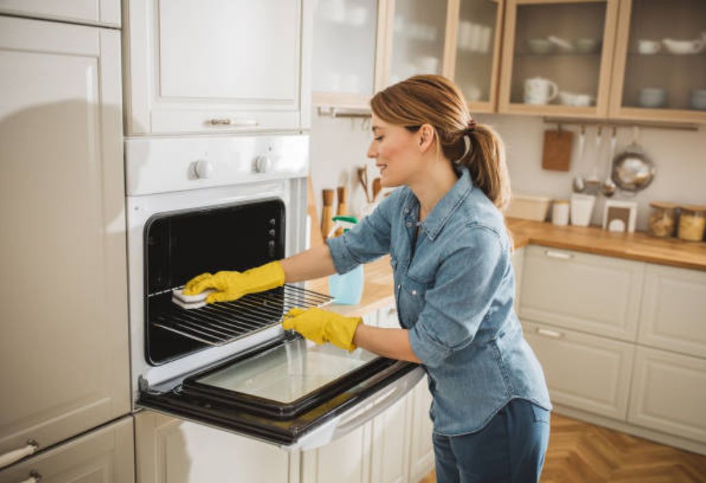 Why Regular Electric Oven Cleaning Matters