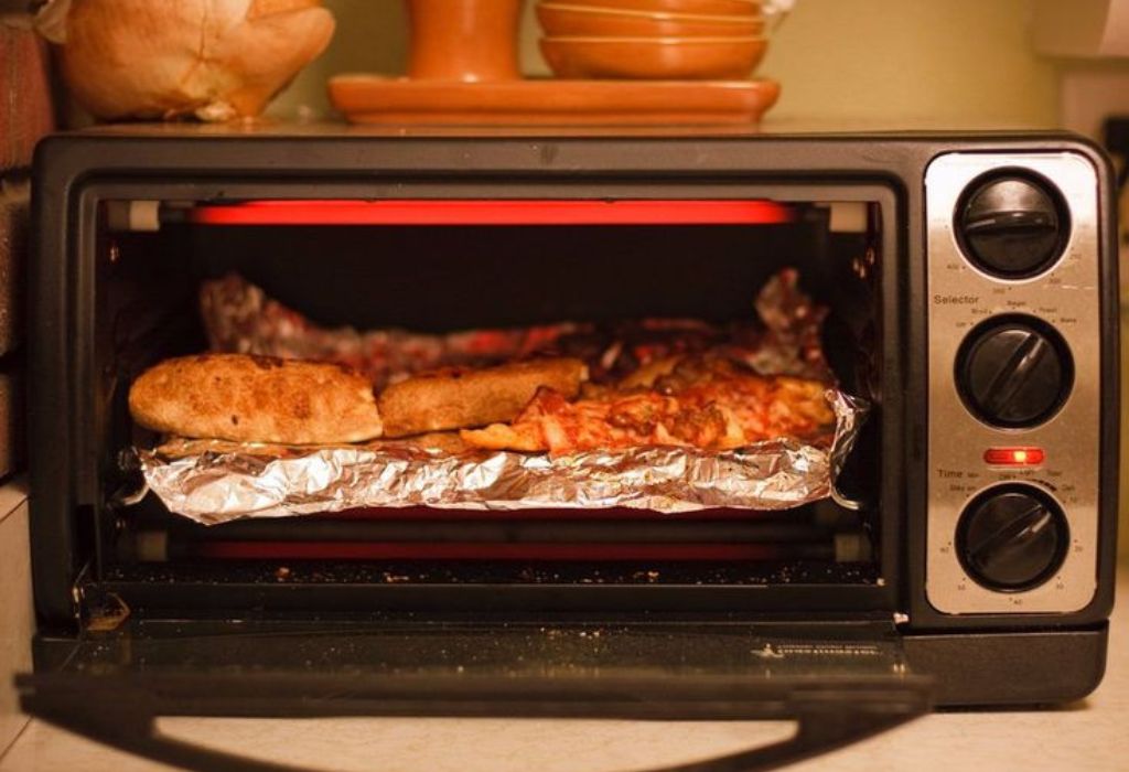 Why Use an Oven Instead of a Microwave for Leftovers
