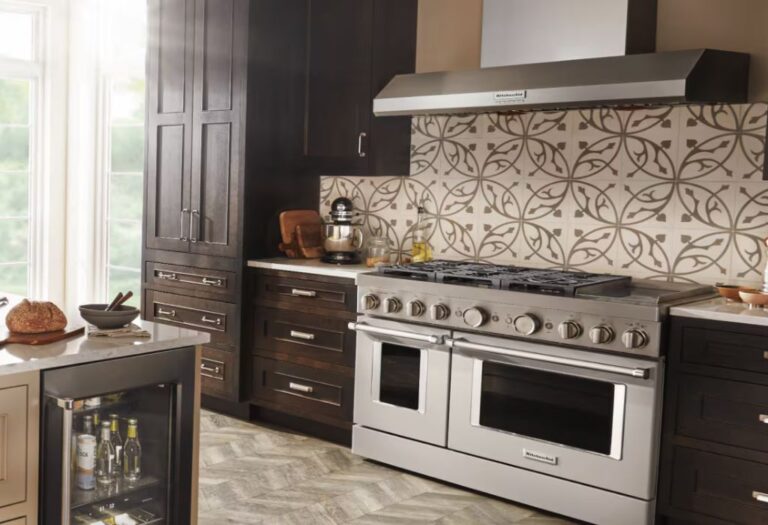 How to Ventilate Kitchen When Using Oven for Clean Air