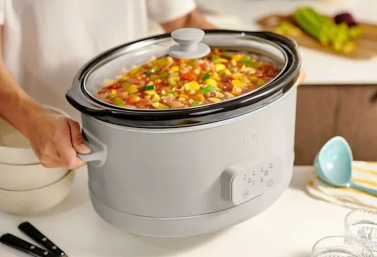 How Long Can Food Safely Remain in a Slow Cooker?