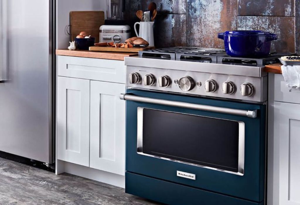 Why Oven Color Matters in Kitchen Design
