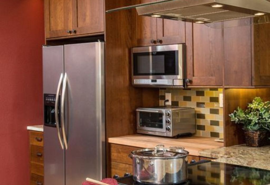 Why Oven Placement Matters More in a Small Kitchen