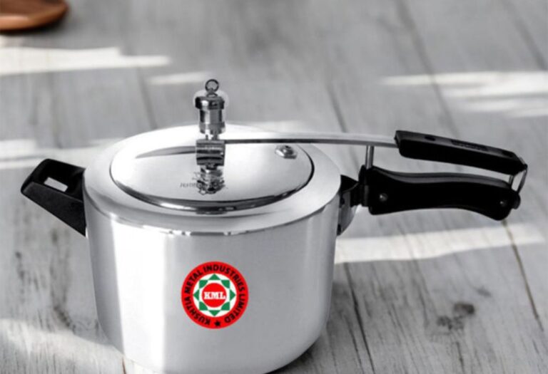 Pressure Cooker vs Slow Cooker The Ultimate Kitchen Showdown