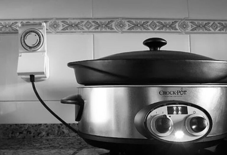 How to Use a Slow Cooker: A Simple Beginner's Guide